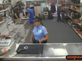 Dögös barátnő rendőr tiszt pawn neki punci