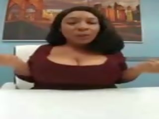 Groß titty dunkelhäutig jiggling brüste im büro, sex video a7
