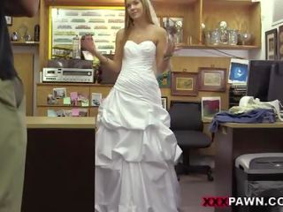 Den brud og henne bryllup kjole
